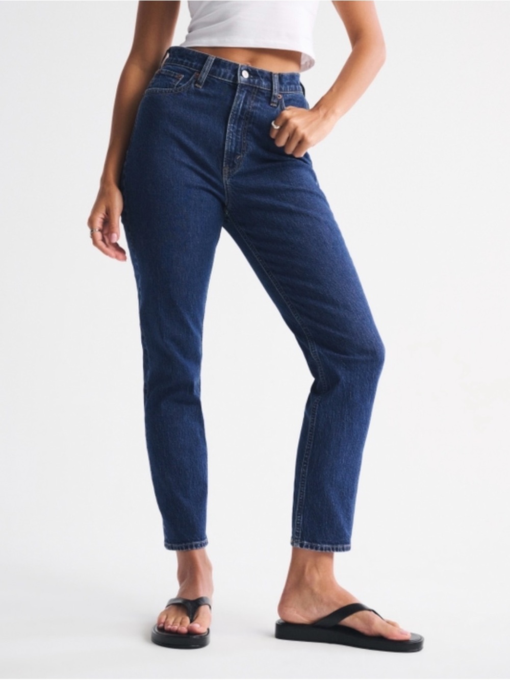 Abercrombie & Fitch Ultra High Rise Ankle Straight Jeans – Size 30
